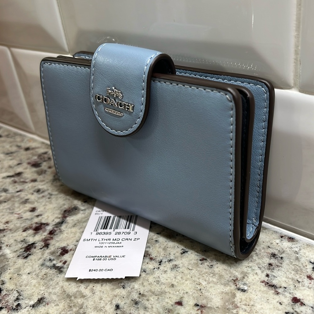 Coach Medium Leather Wallet NWT - Picture 3 of 12
